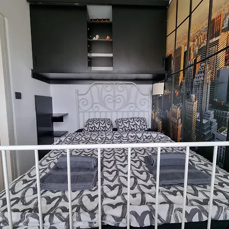 Skyspa In The Centre - M&d Apartment *